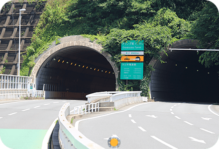 TUNNEL